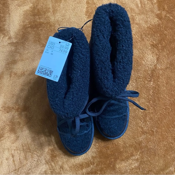 NWT H&M black Sherpa boots sz 9 - Picture 2 of 7